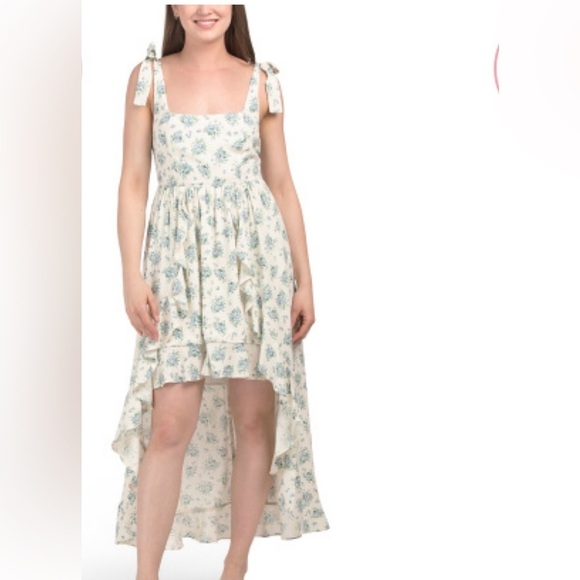 En Creme Dresses & Skirts - Floral High-Low Dress- shoulders baby doll M